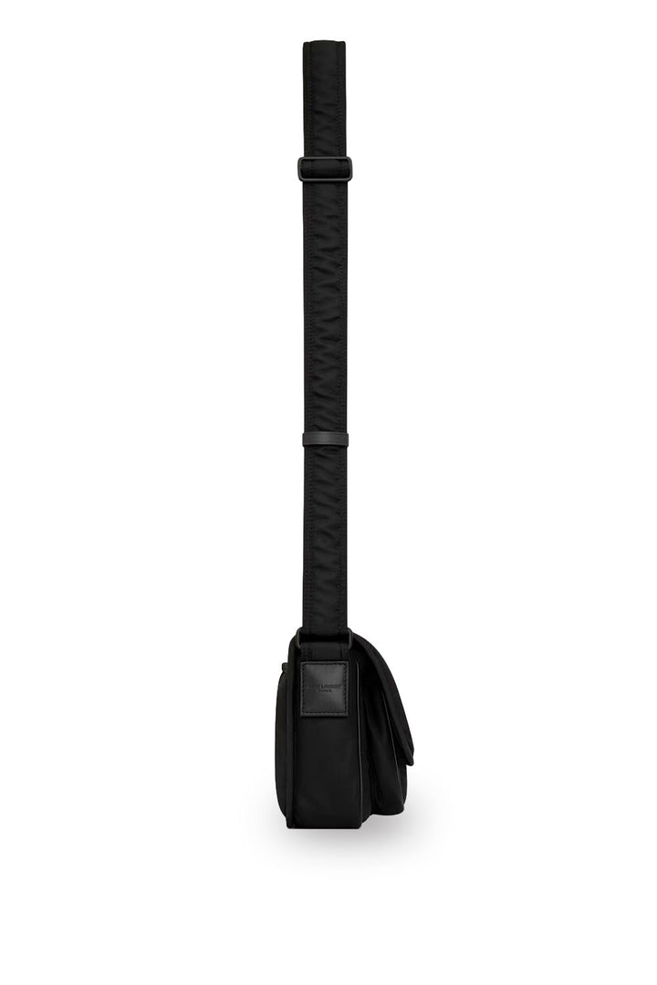 SAINT LAURENT MONOGRAMA METÁLICO