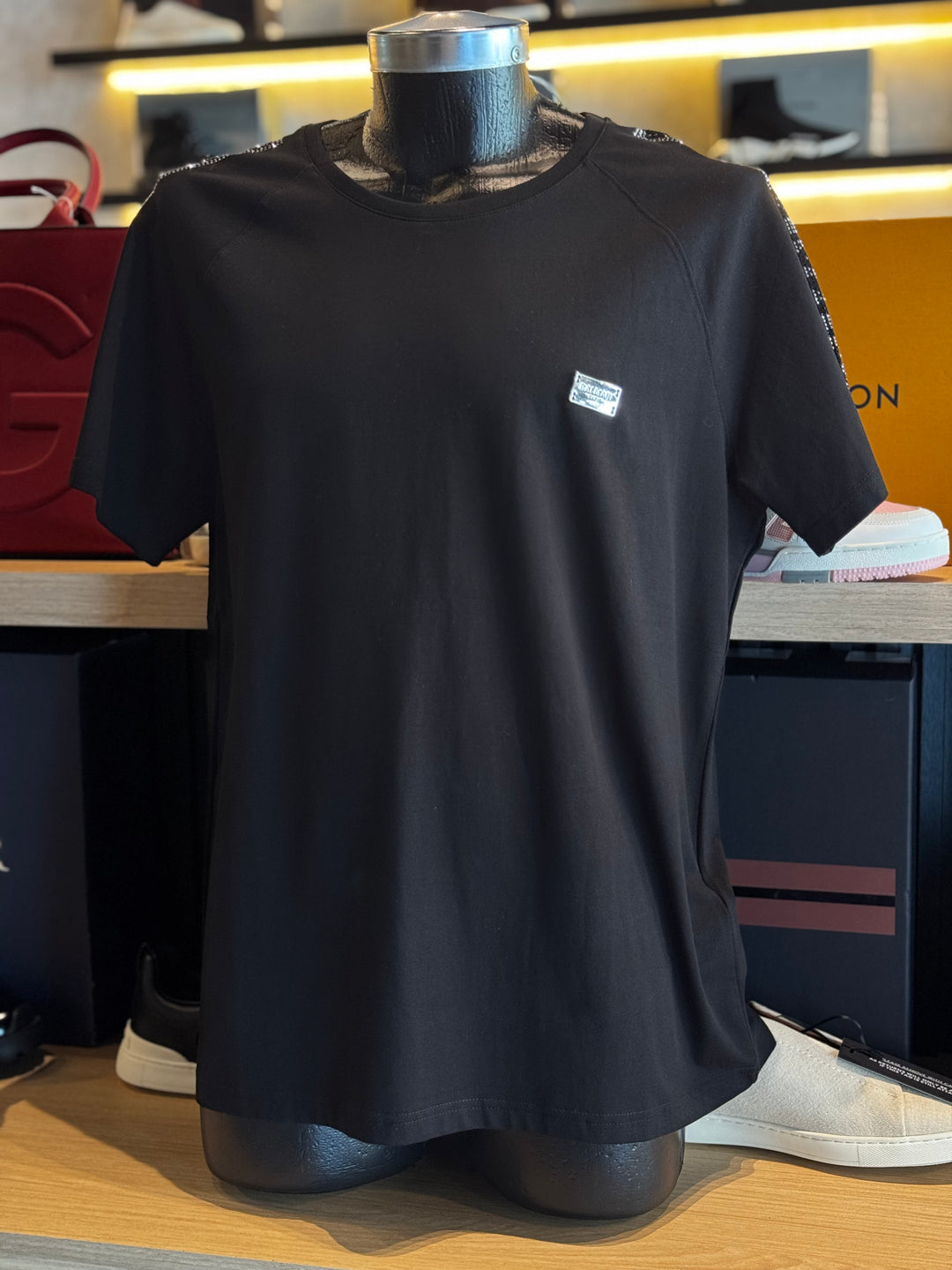 PLAYERA BALMAIN NEGRA PLACA (M)
