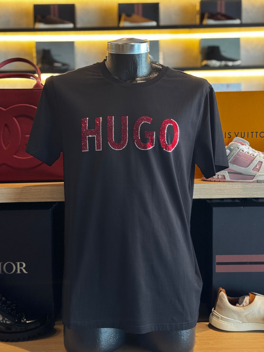 PLAYERA HUGO RED CRYSTAL  (M)