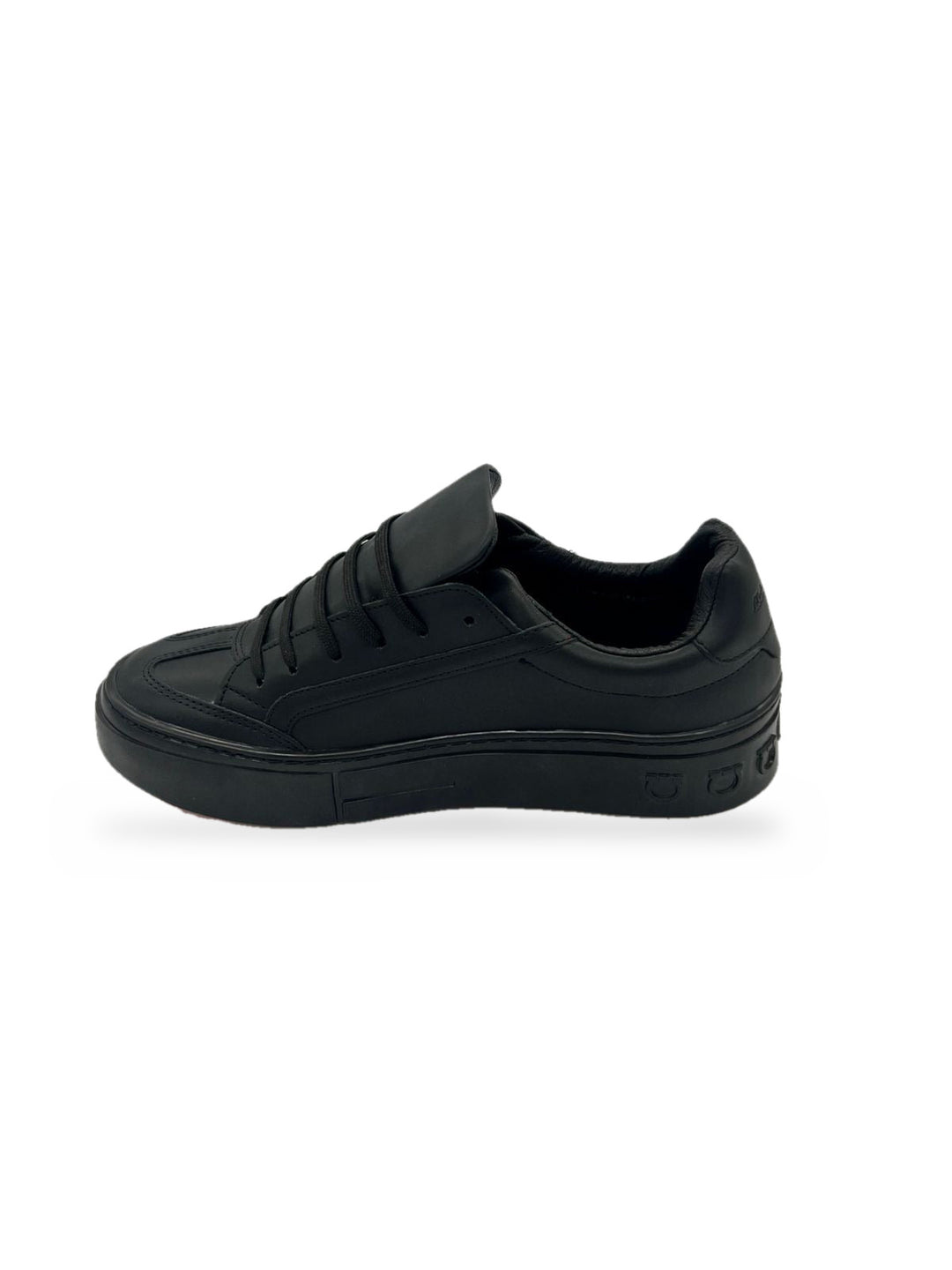 TENIS FERRAGAMO NEGRO TOTAL SUELA ROJA