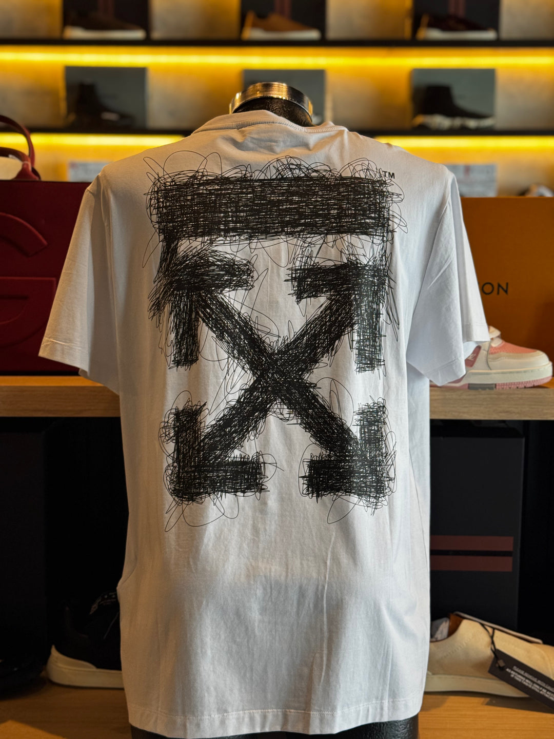 PLAYERA OFF-WHITE GARABATO (L)