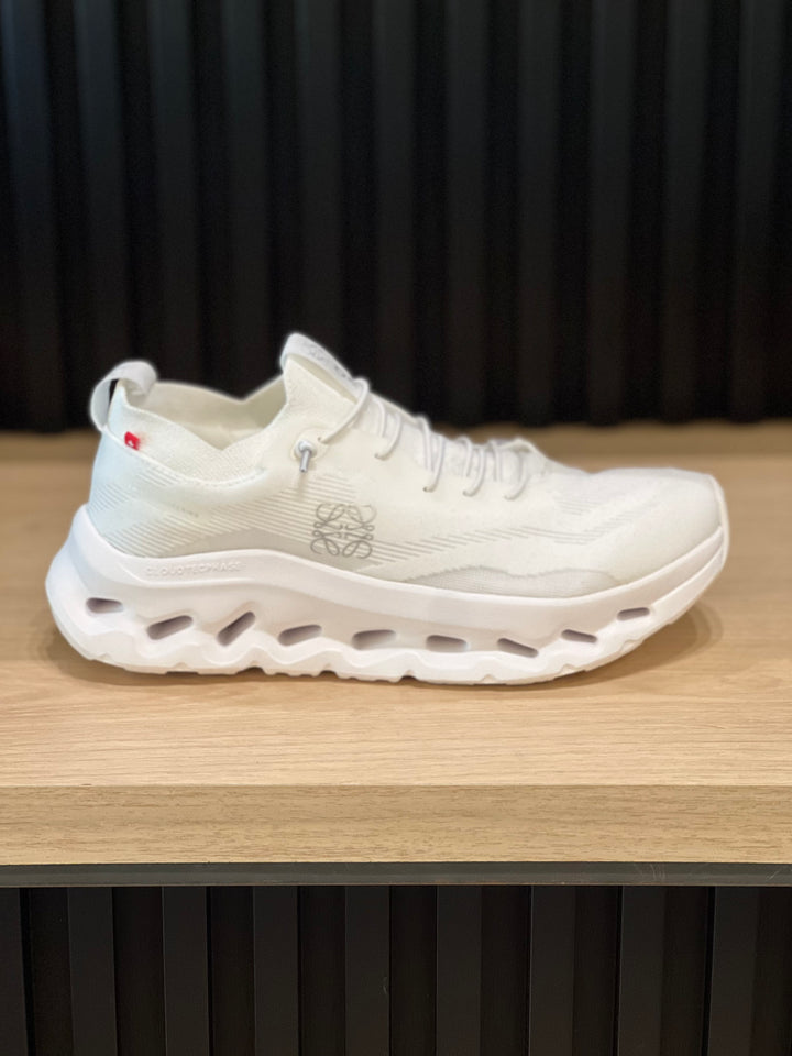 TENIS ON CLOUD LOEWE BLANCO