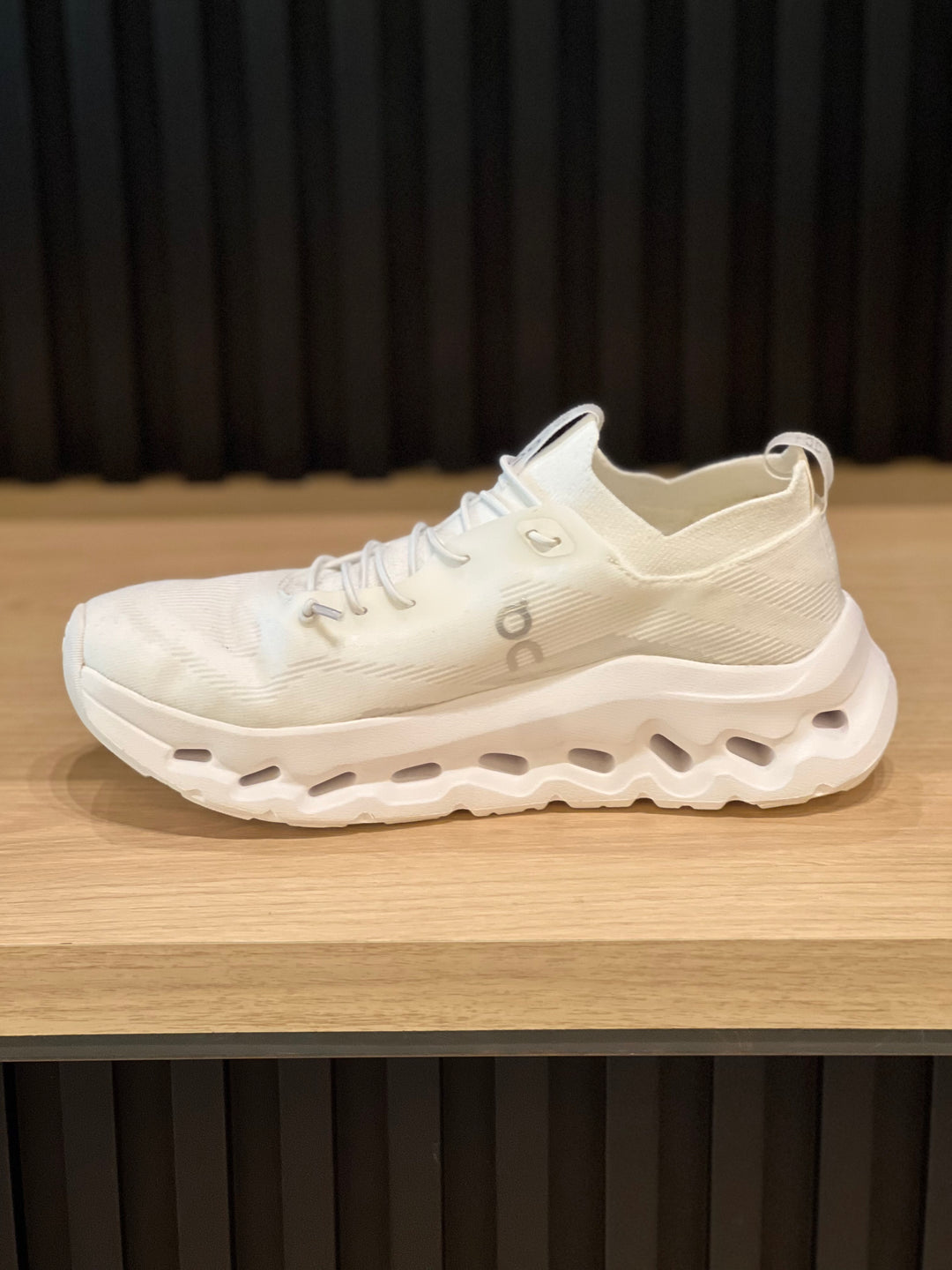 TENIS ON CLOUD LOEWE BLANCO