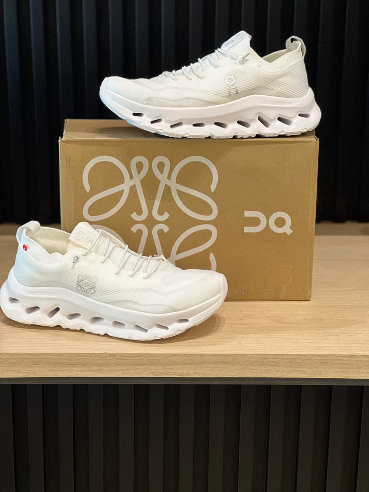 TENIS ON CLOUD LOEWE BLANCO