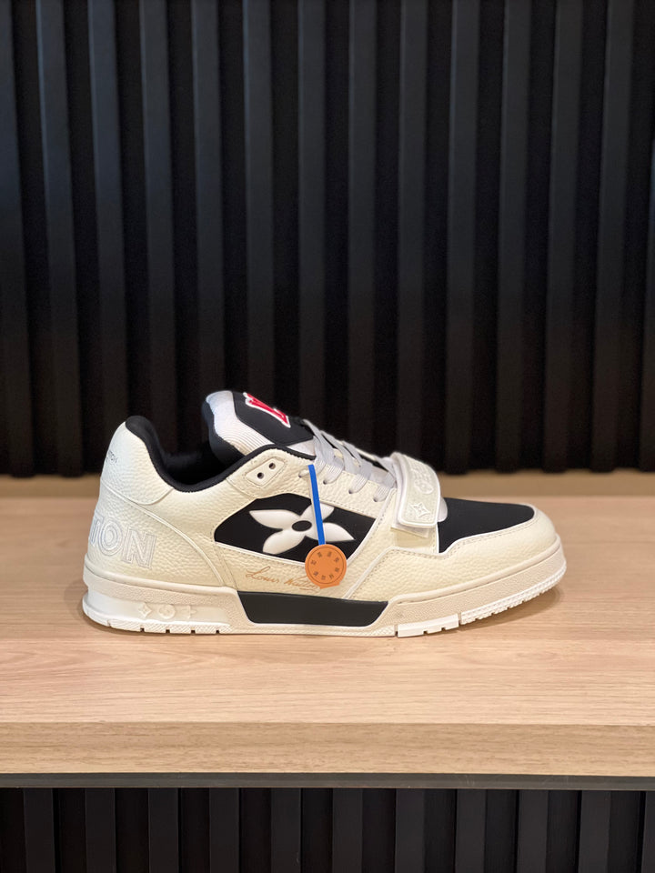TENIS LV BROCHE BLANCO TOTAL NEGRO