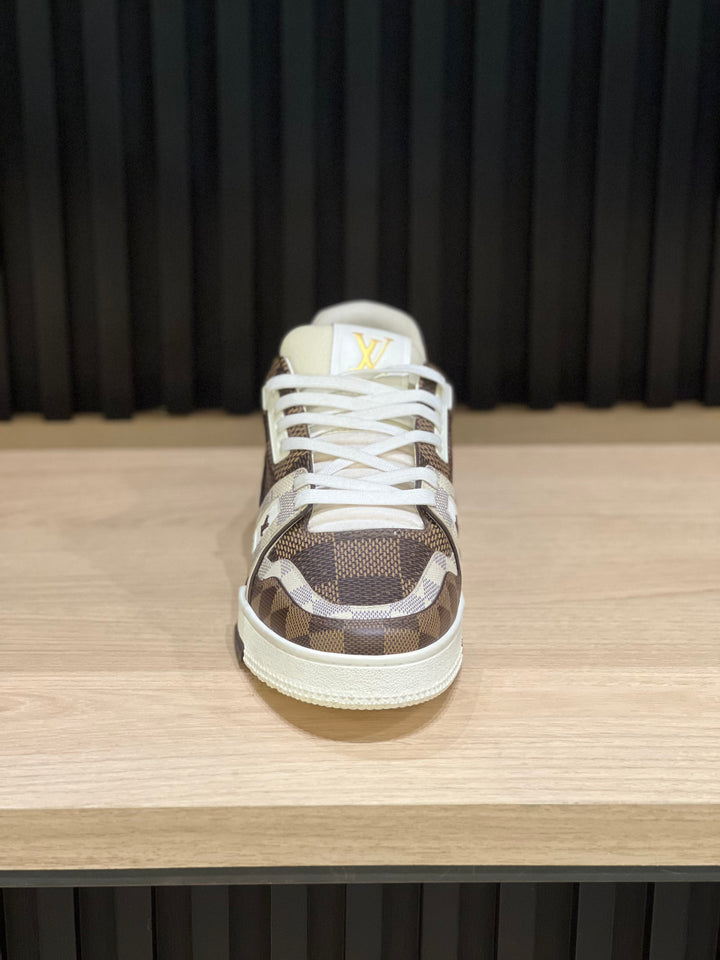 TENIS LV TRAINER CAFE BEIGE BLANCO