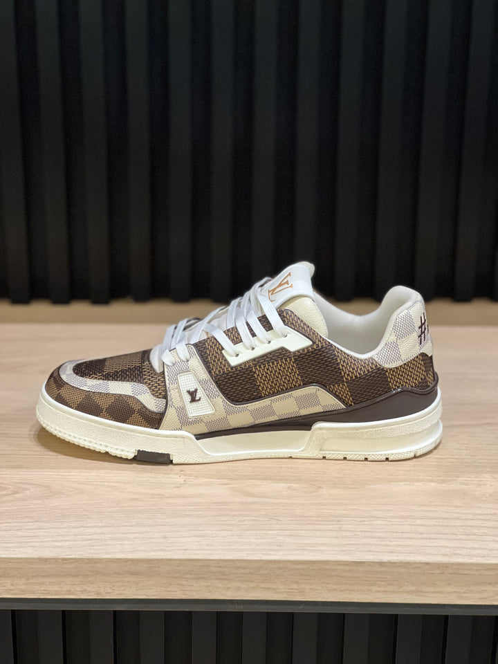 TENIS LV TRAINER CAFE BEIGE BLANCO
