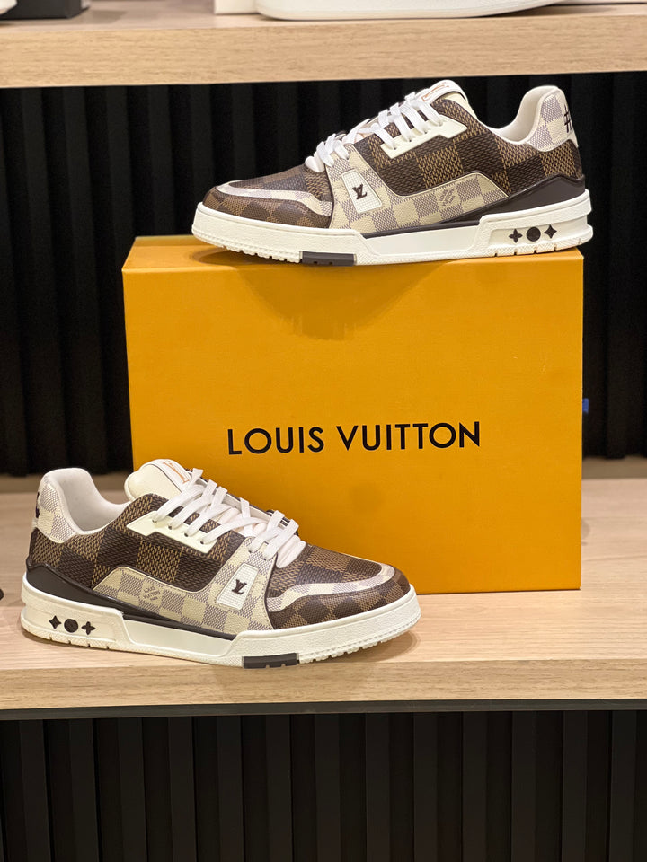 TENIS LV TRAINER CAFE BEIGE BLANCO