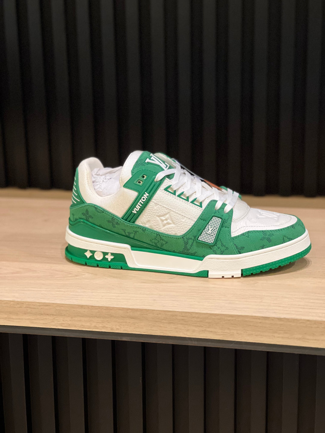 TENIS LV TRAINER VERDE BLANCO