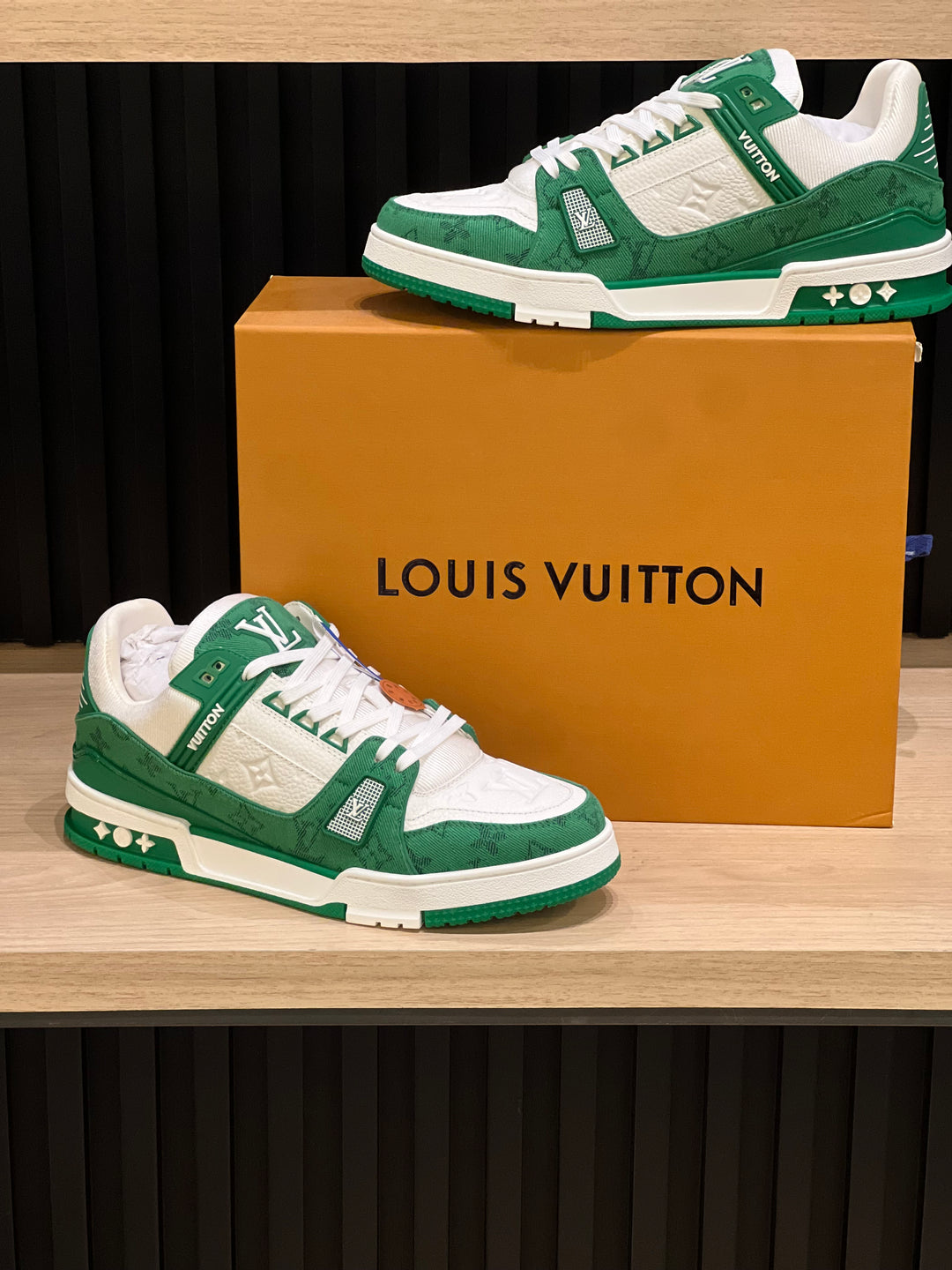 TENIS LV TRAINER VERDE BLANCO