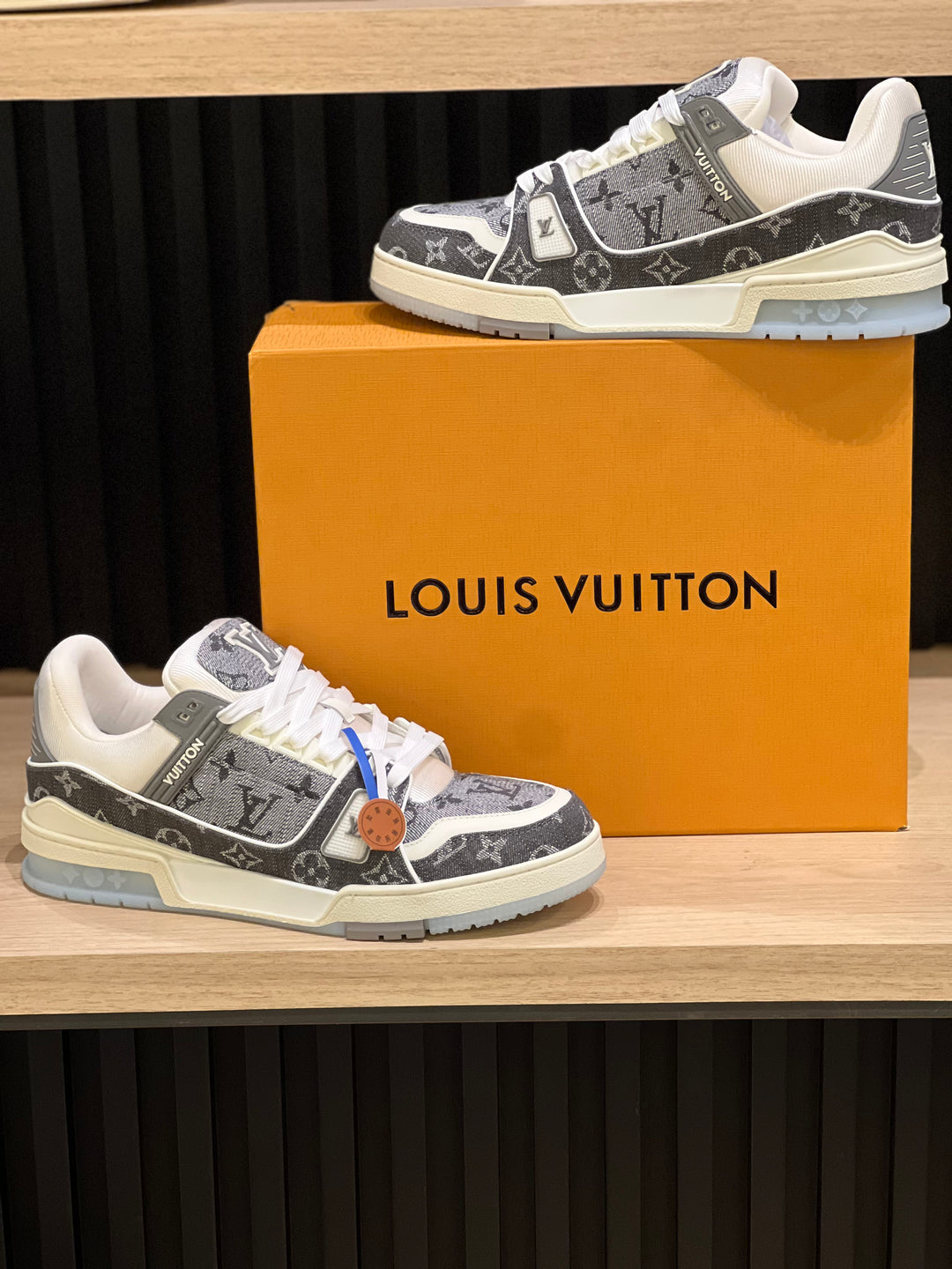 TENIS LV TRAINER GRIS TOTAL