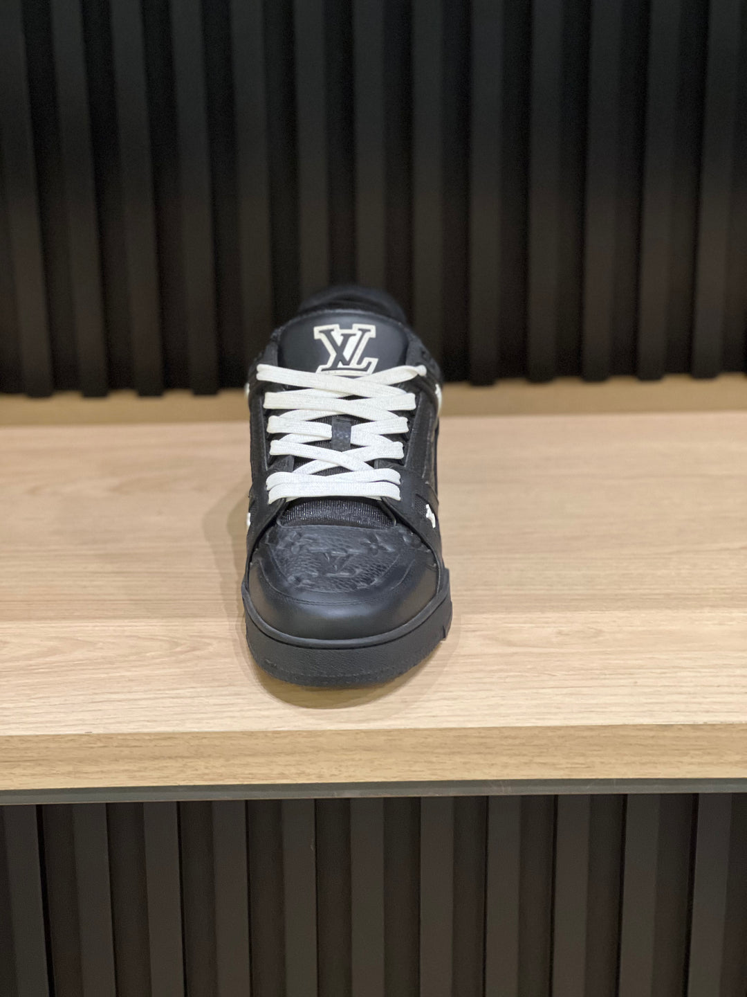 TENIS LV TRAINER NEGRO TOTAL