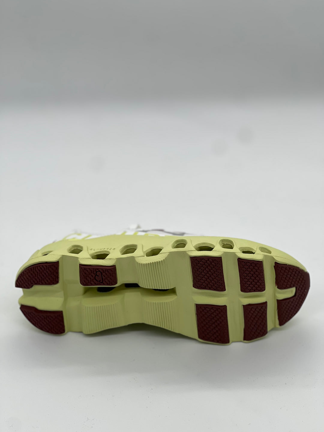 Tenis On Cloud RA-29