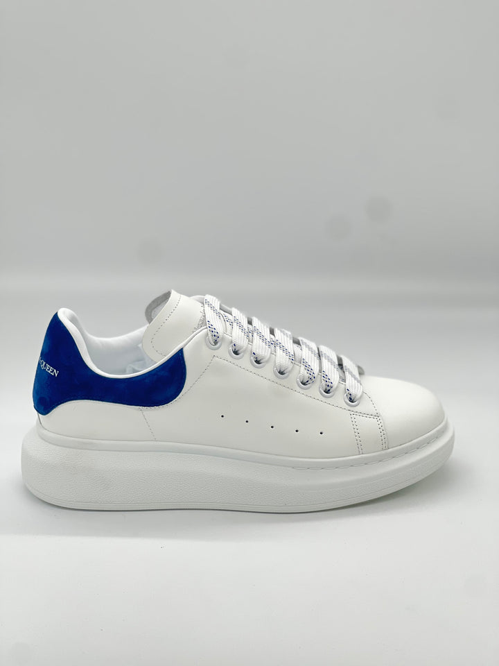 TENIS ALEXANDER MCQUEEN BLANCO AZUL (GAMUZA)