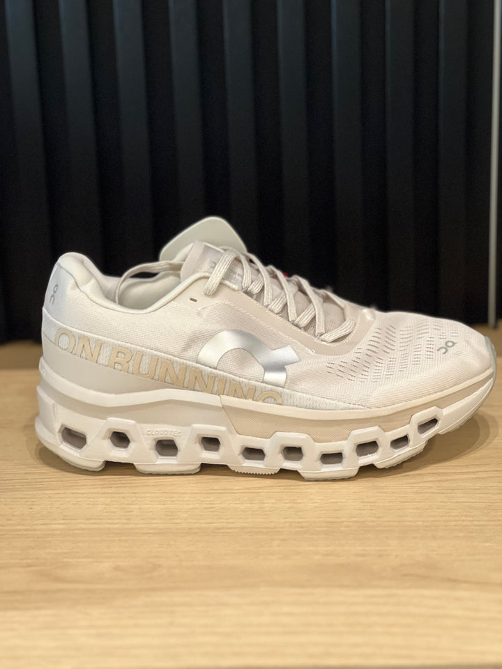 Tenis On Cloud RA-38