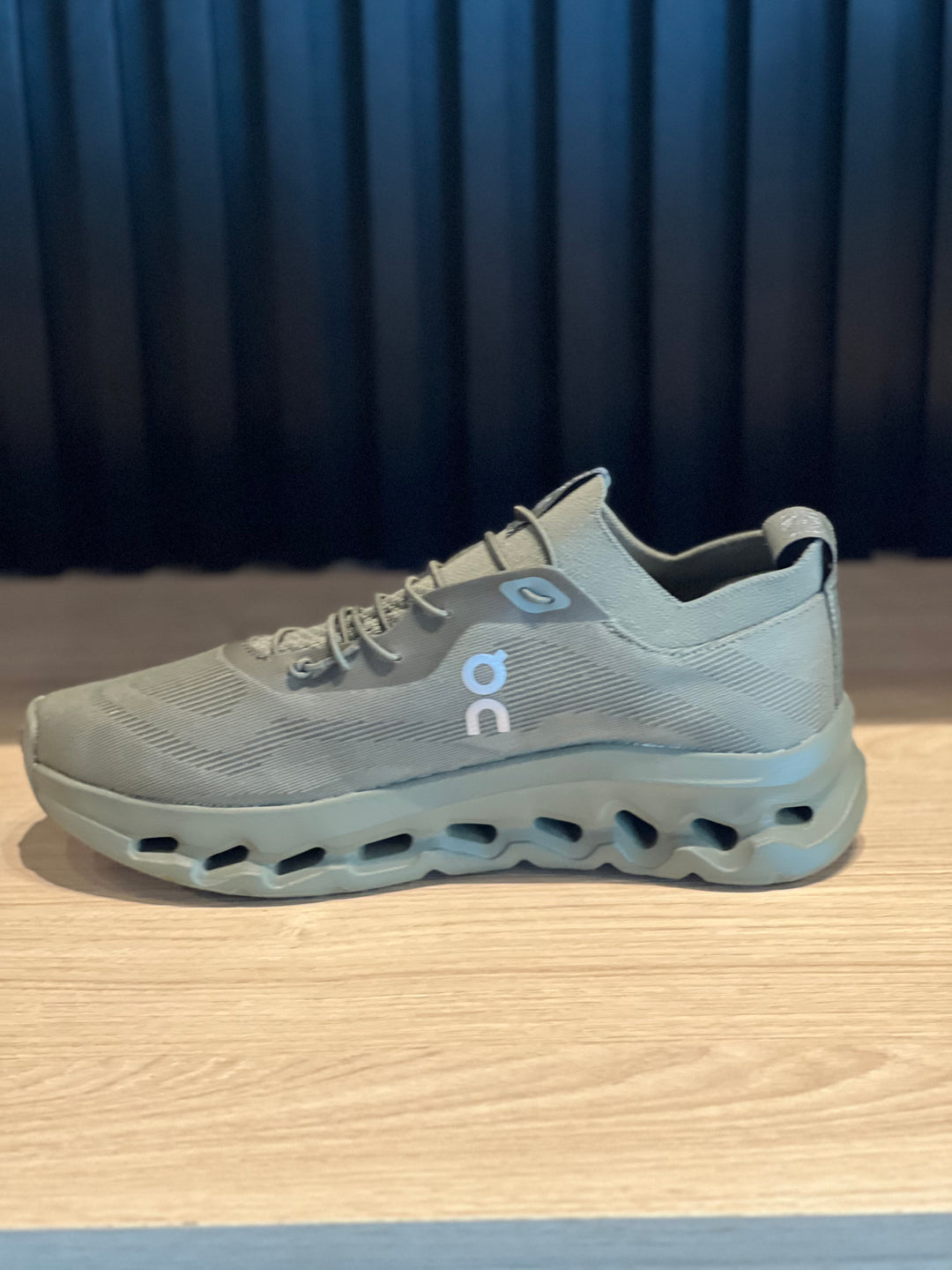 Tenis On Cloud RA-57