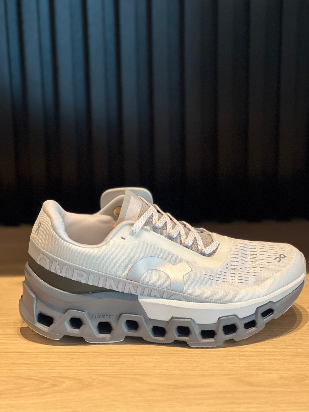 Tenis On Cloud RA-18