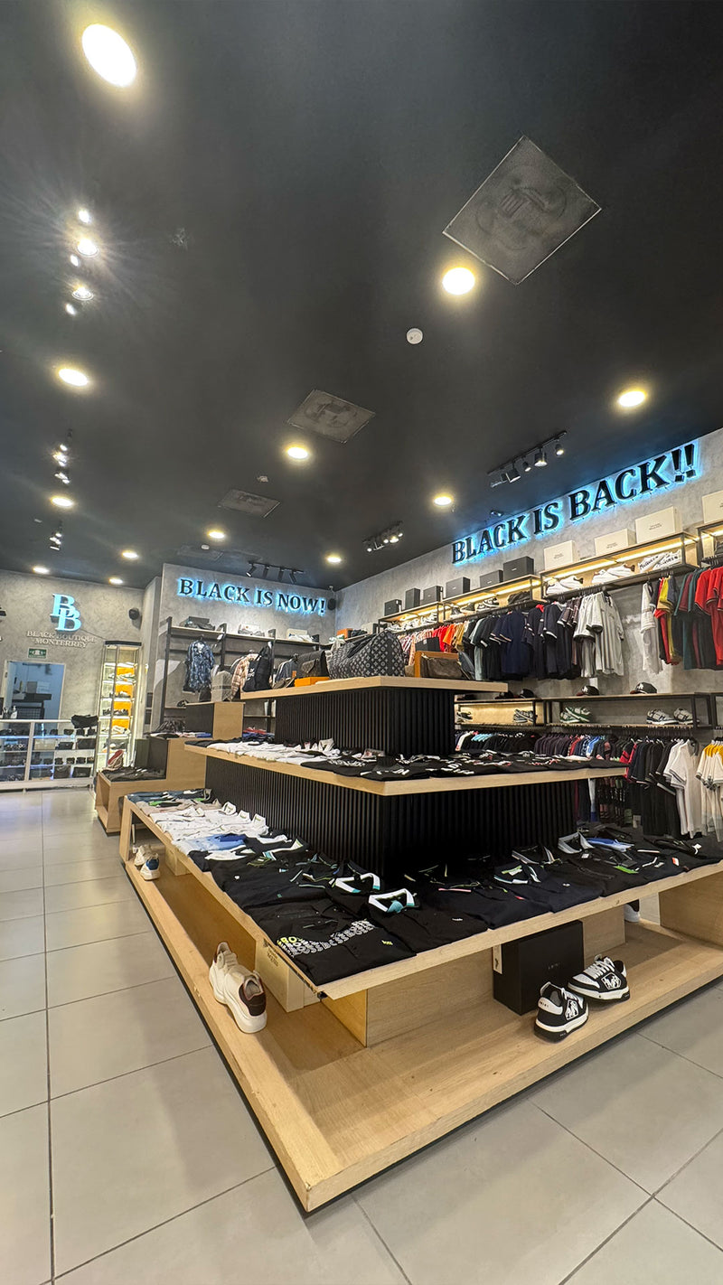 Plaza Sendero Escobedo — interior