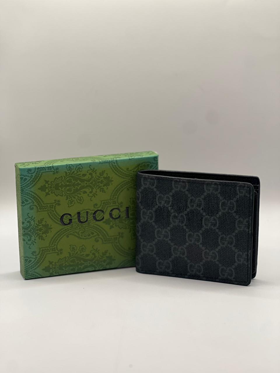 Gucci Cartera GG Supreme Gris