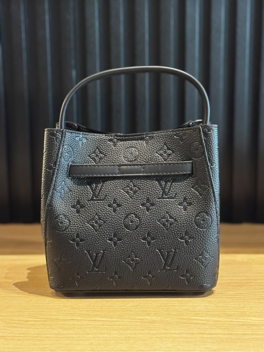 BOLSA LVF 60460 NEGRO PONCHADO